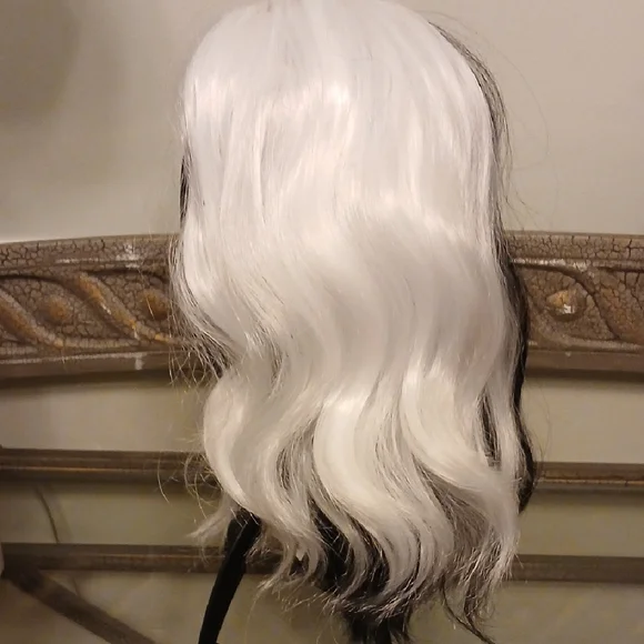 Witchy Black and White Women's Wig - Picture 4 of 9